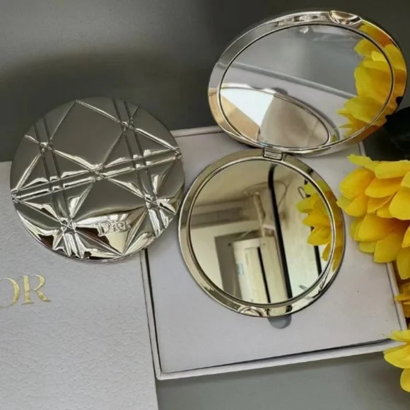 Dior Silver Compact Mirror GWP⚡️FLASH SALE! - Picture 4 of 5